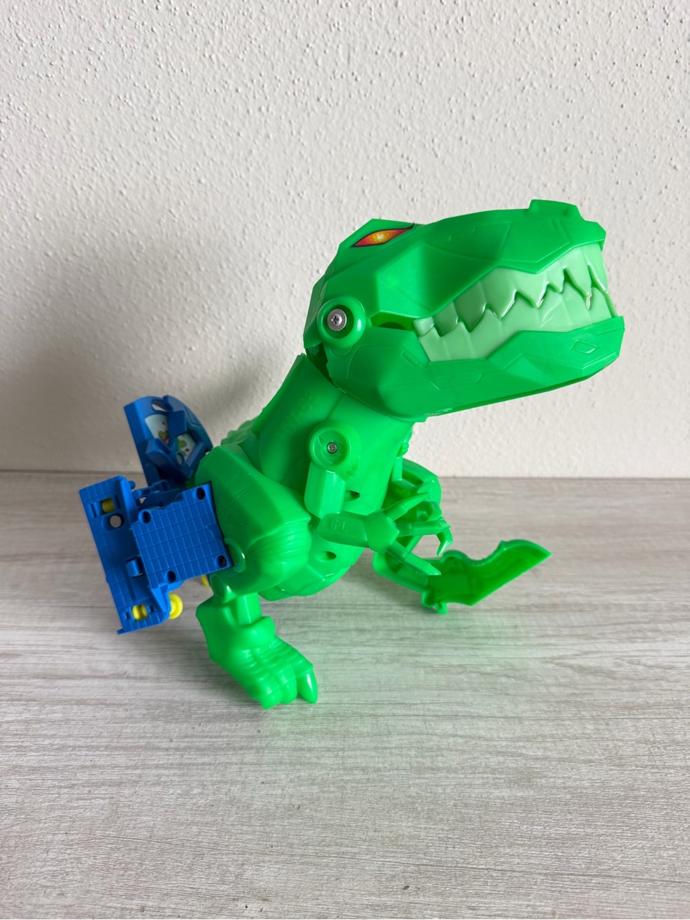 Hot Wheels Ultimate Garage Replacement Part Dinosaur T-Rex Green